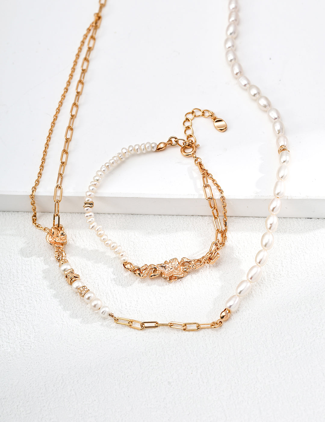 Vintage natural pearl necklace
