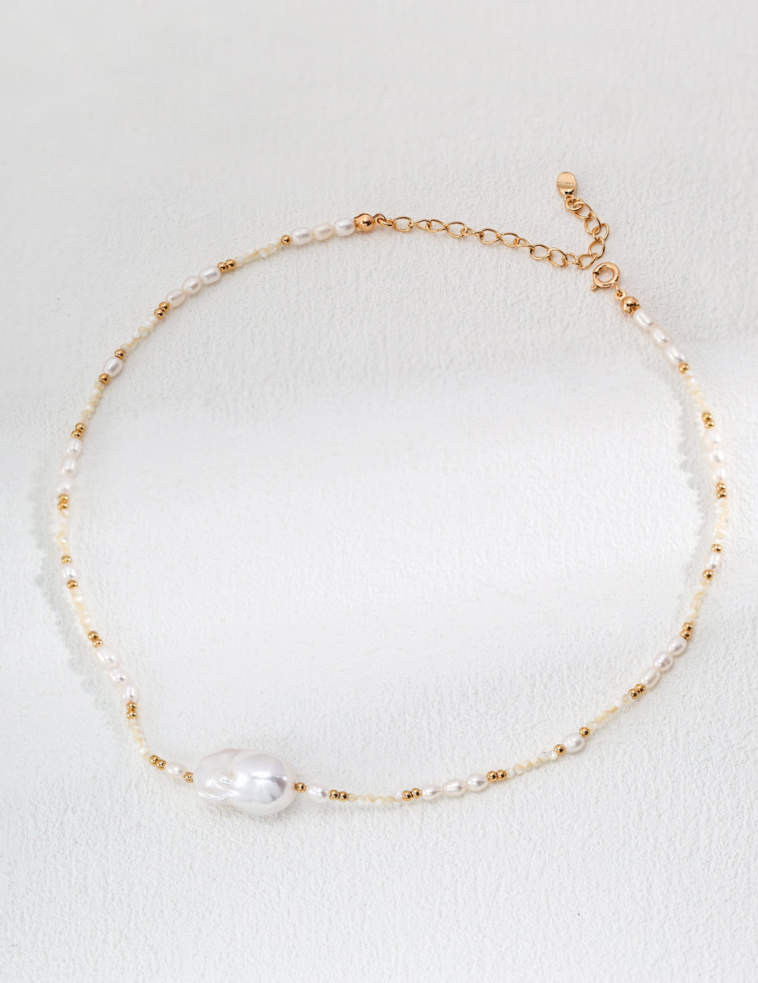 Simple natural shell pearl necklace