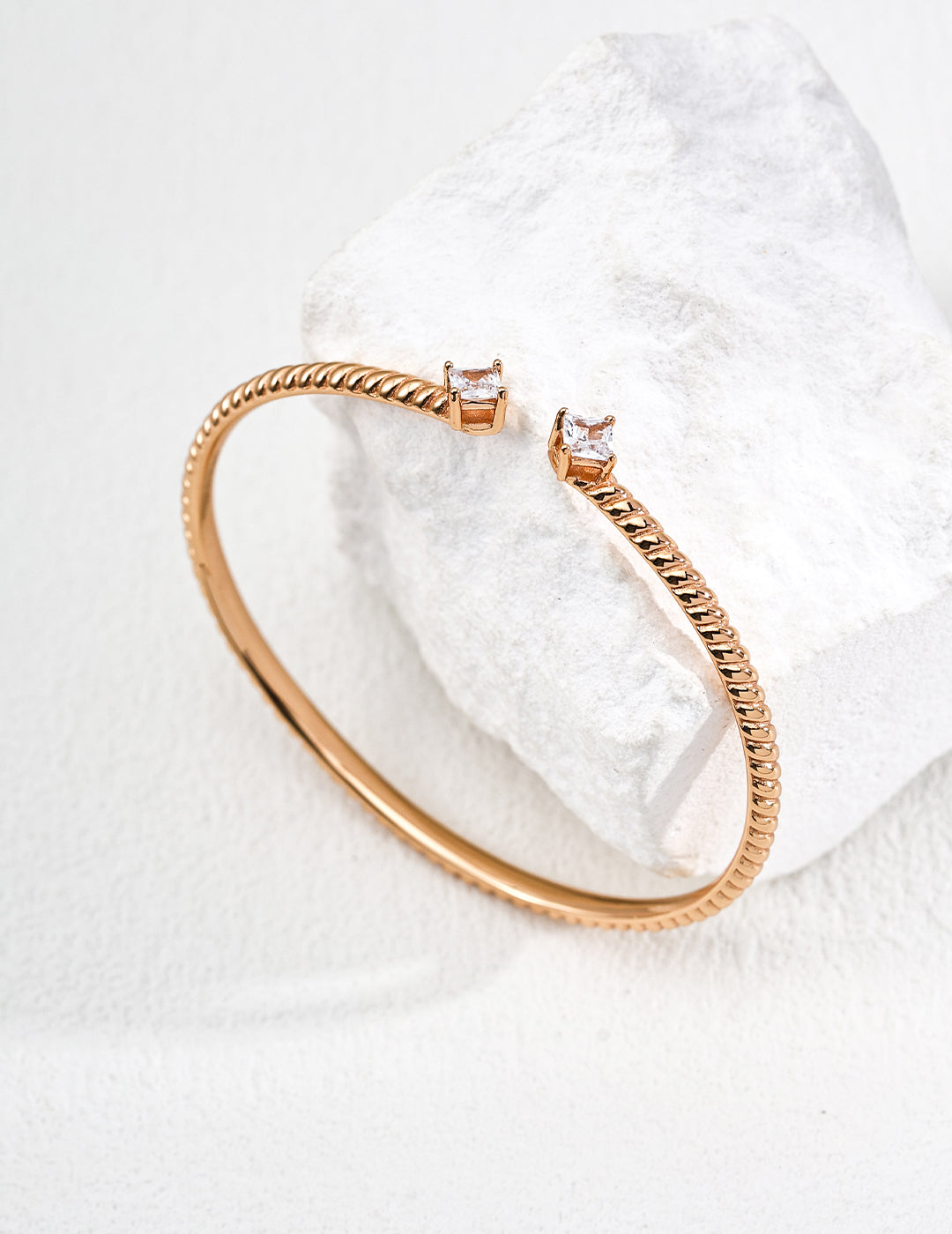 Adjustable zircon bracelet
