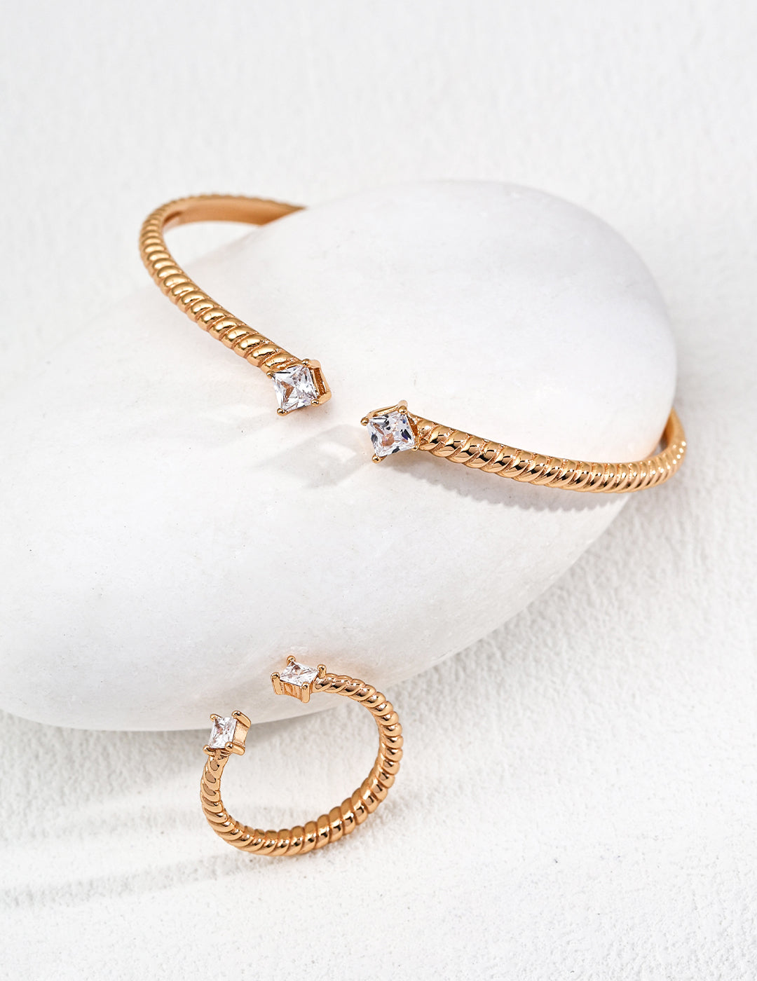 Adjustable zircon bracelet