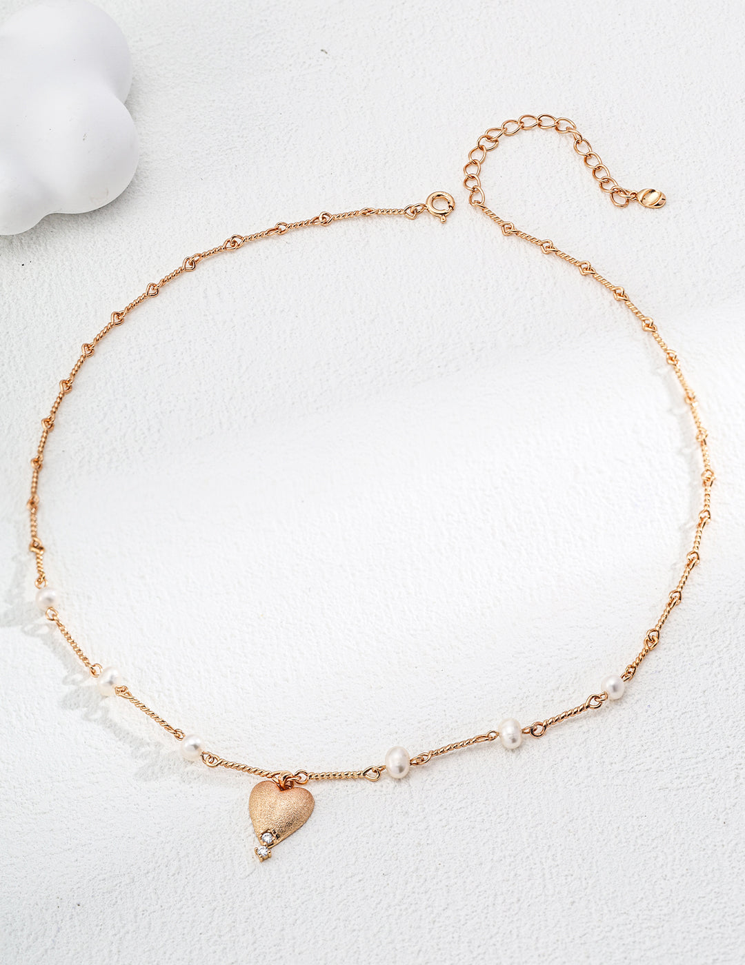 Natural pearl frosted pendant necklace