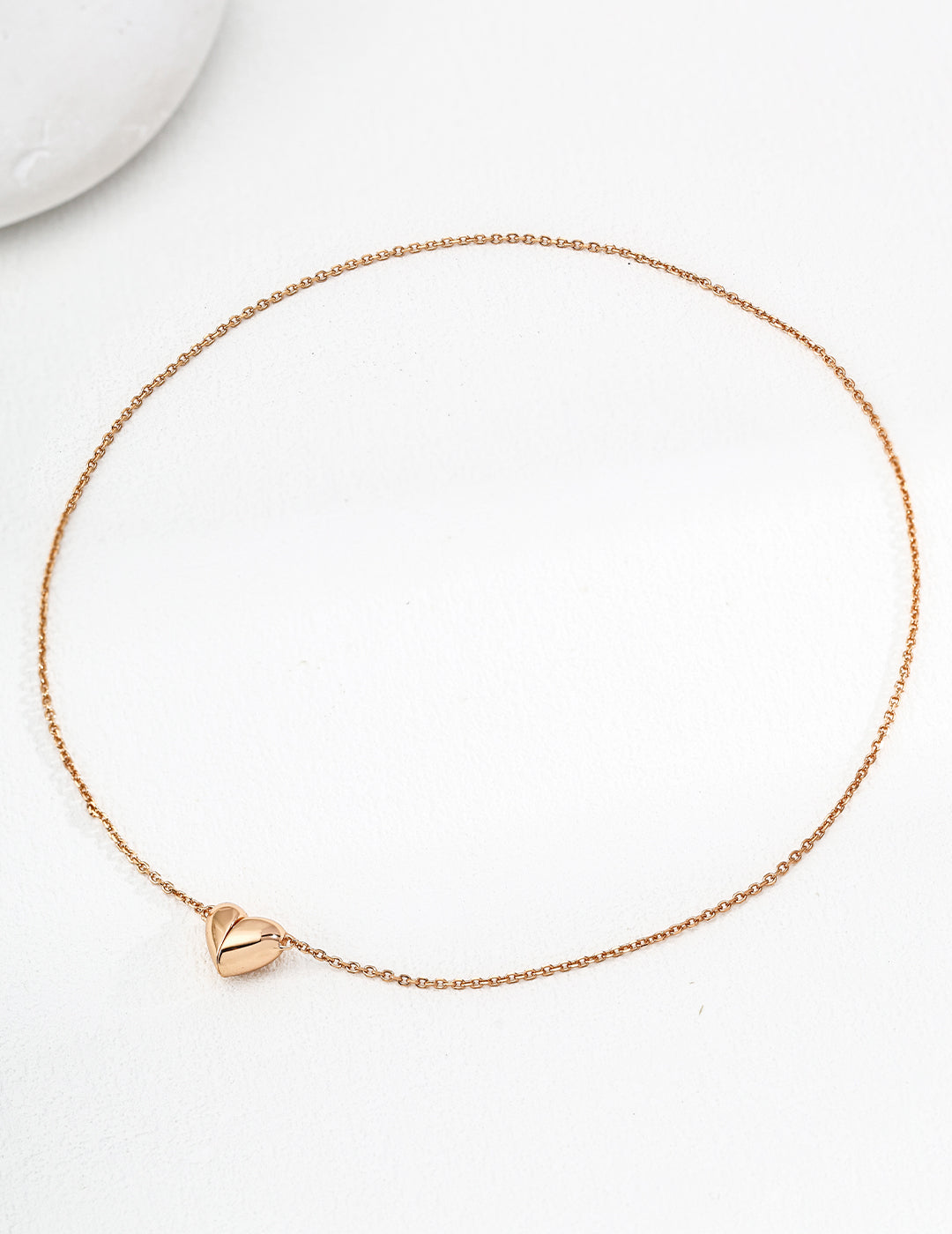 Minimalist heart-shaped necklace