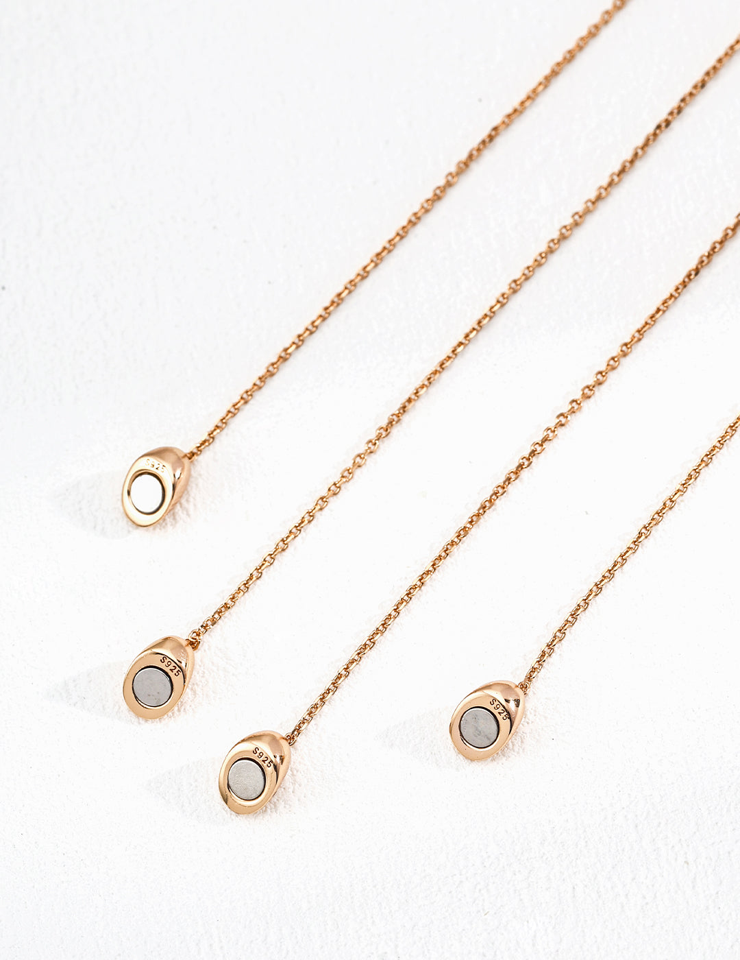 Minimalist heart-shaped necklace