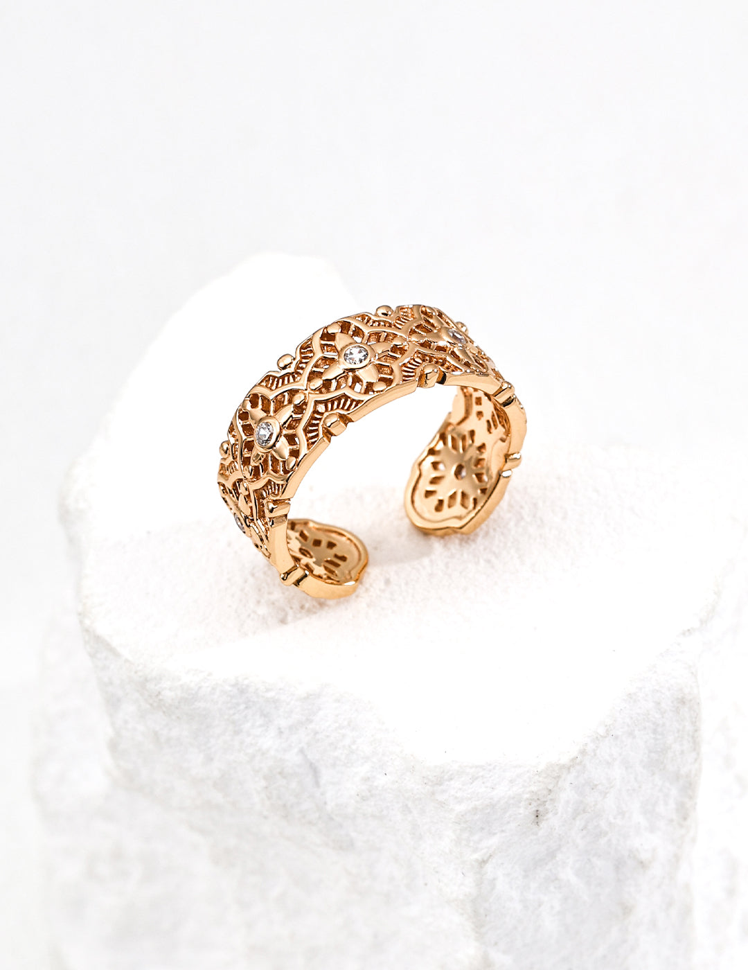 Design zircon ring