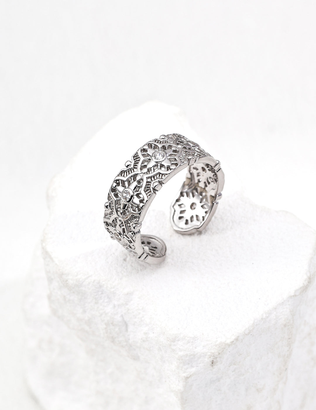 Design zircon ring
