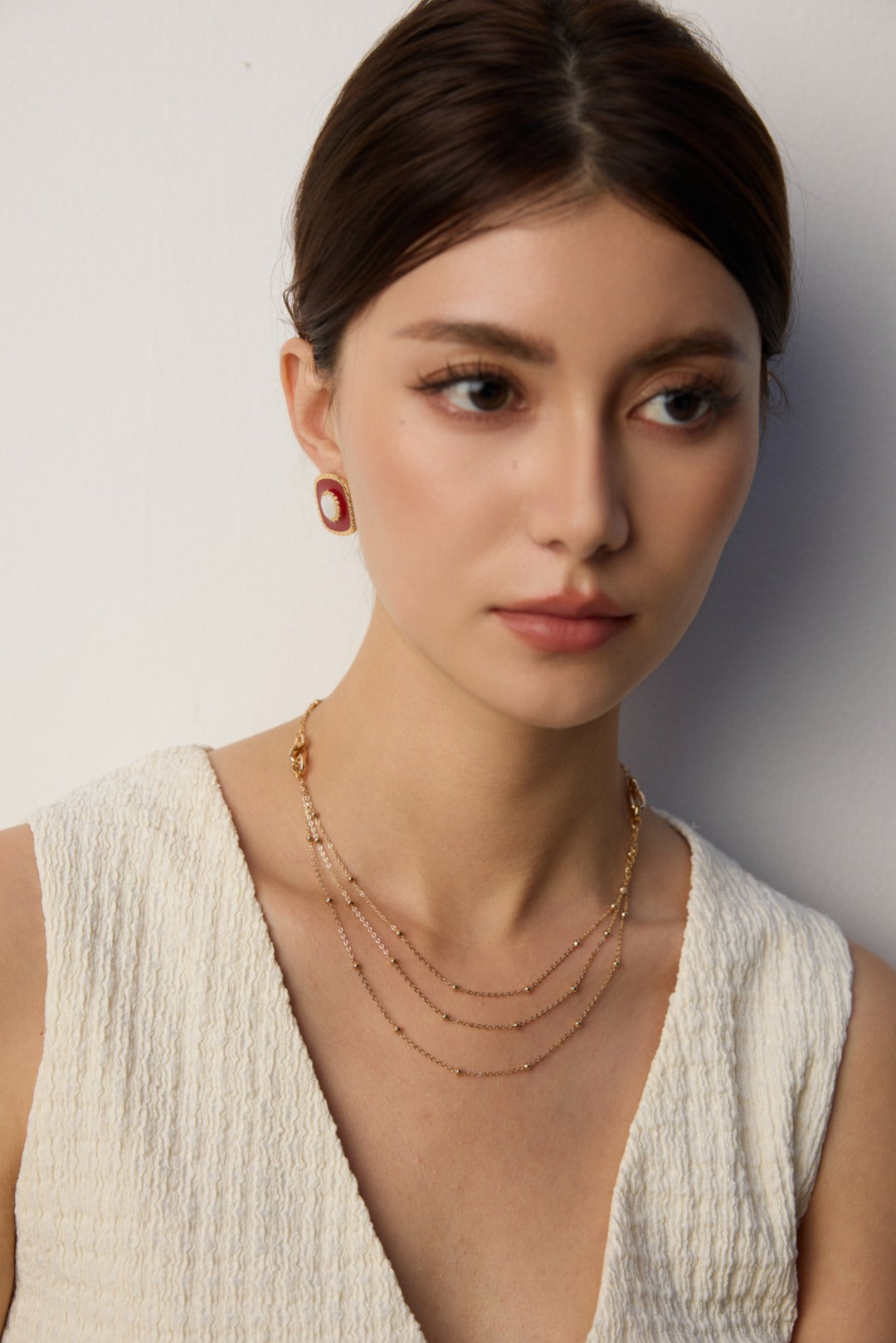 Design multi-layered necklace