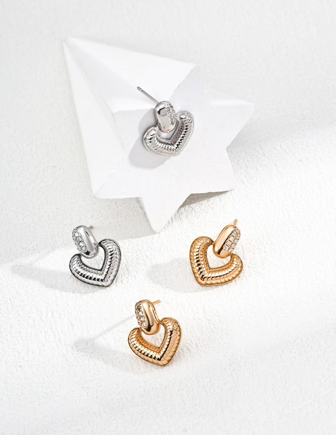 Retro zircon heart-shaped earrings