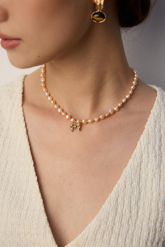Natural pearl necklace