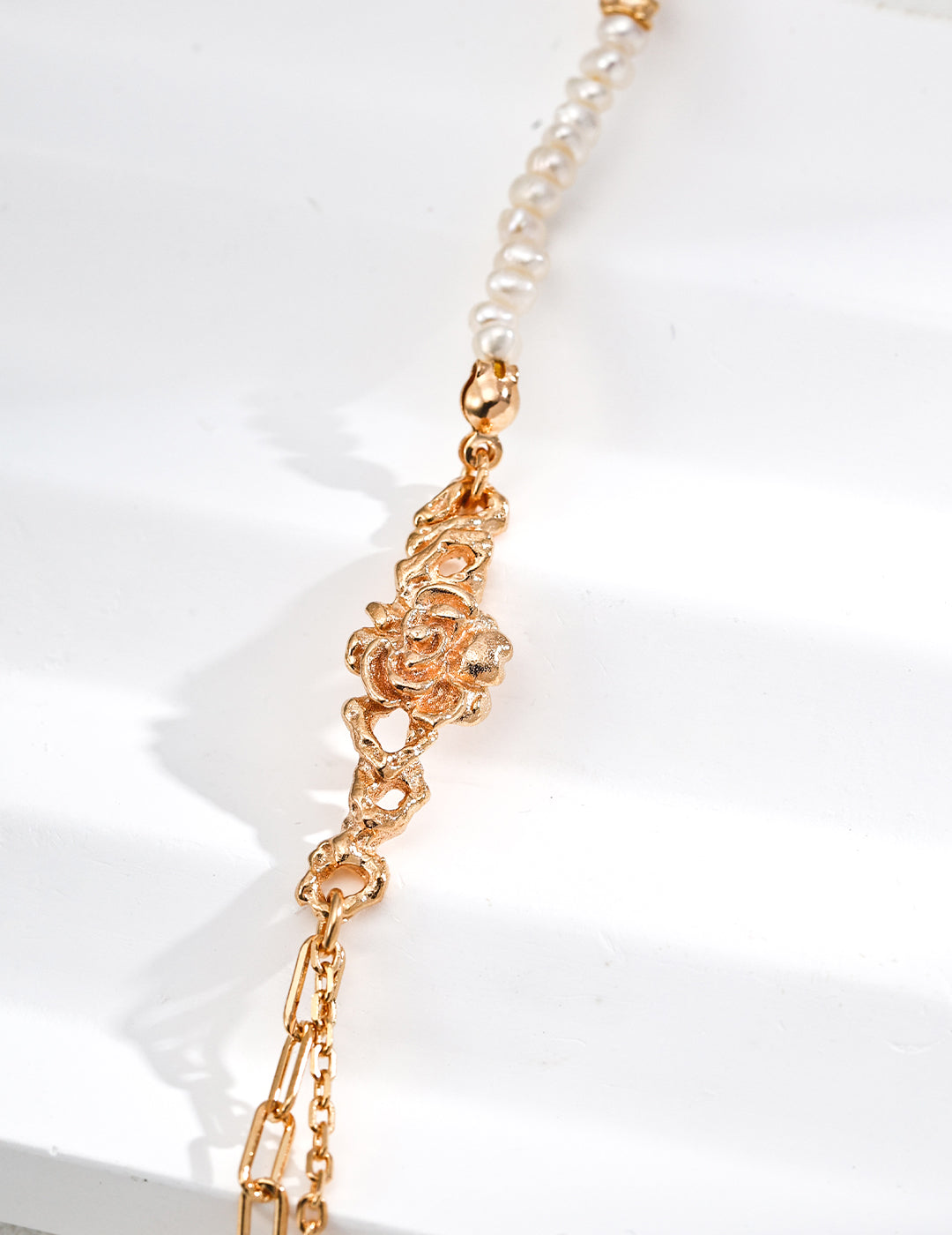 Thorn Rose Pearl Bracelet