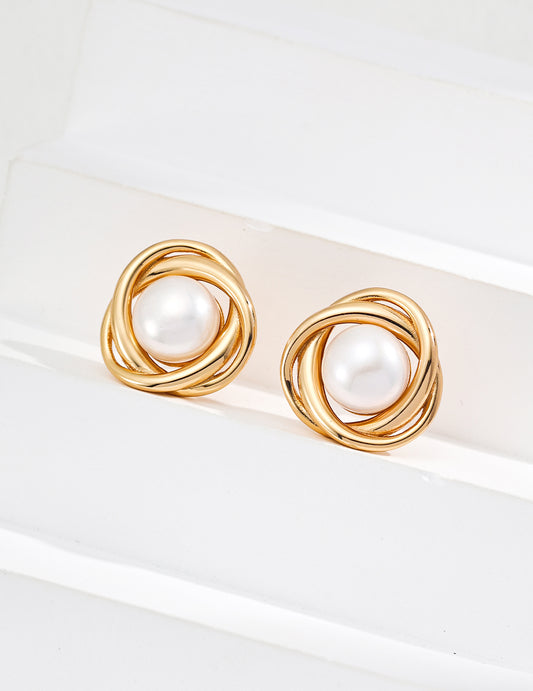 Elegant pearl earrings