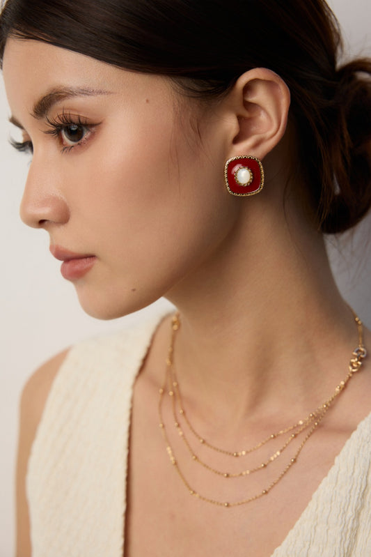 Design multi-layered necklace